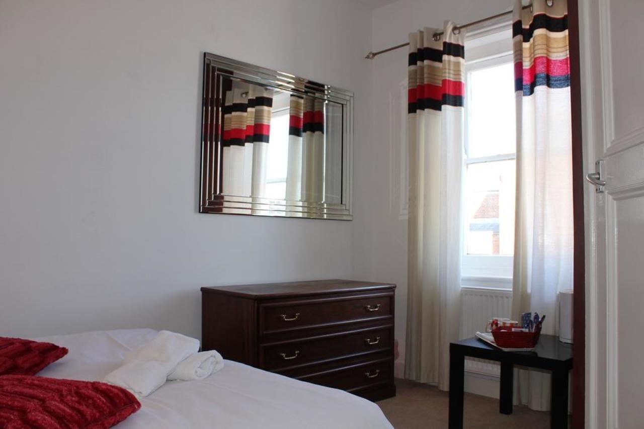 The George Hotel Stansted Airport Bishop's Stortford Bagian luar foto
