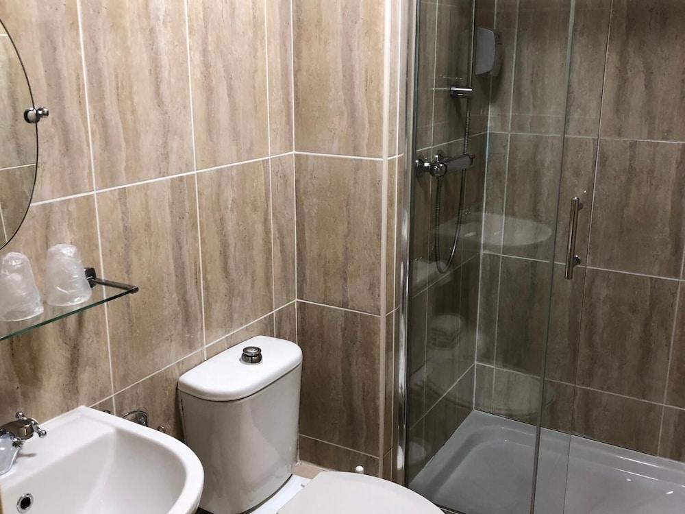 The George Hotel Stansted Airport Bishop's Stortford Bagian luar foto