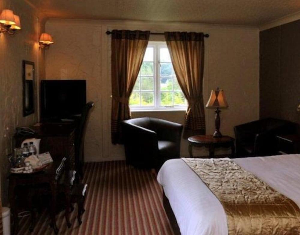 The George Hotel Stansted Airport Bishop's Stortford Bagian luar foto
