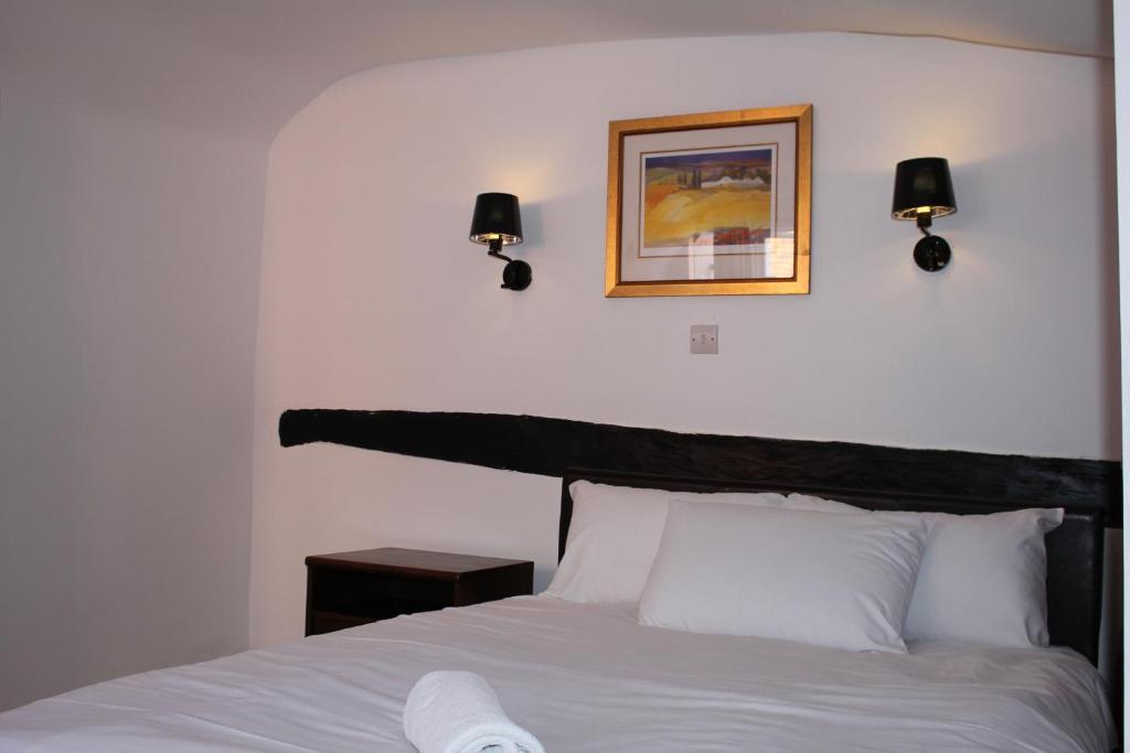 The George Hotel Stansted Airport Bishop's Stortford Bagian luar foto